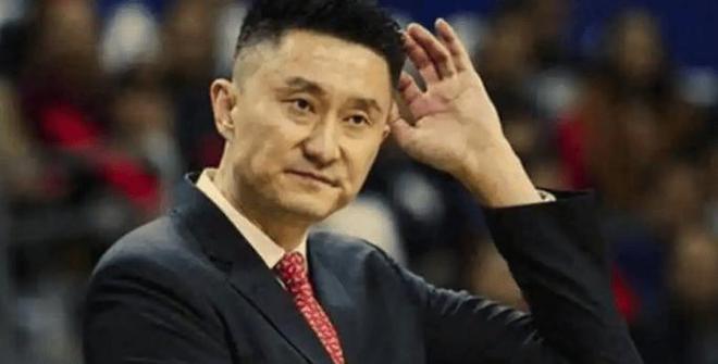 国米技术犯规送分，马龙主帅怒摔战术板！！